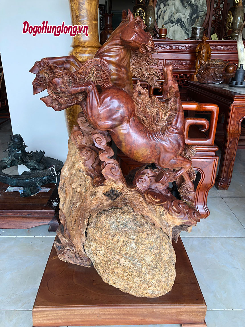 Tượng song mã gỗ hương, kt 115x60x48cm